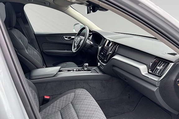 Volvo XC60 10 of 19