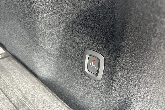 Volvo XC60 14 of 19