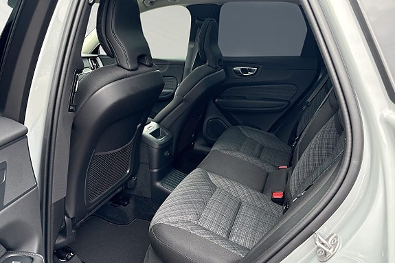 Volvo XC60 8 of 19