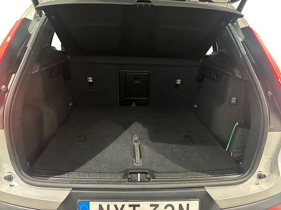 Volvo XC40 14 of 15