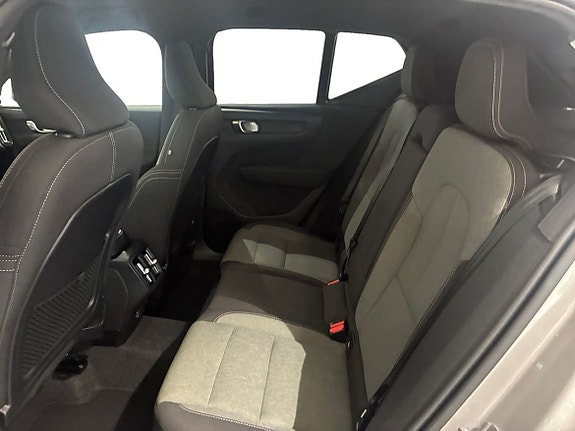 Volvo XC40 7 of 15