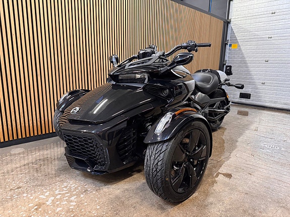Can-Am SPYDER F3 3 of 6