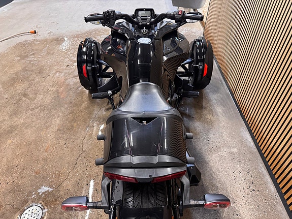 Can-Am SPYDER F3 6 of 6