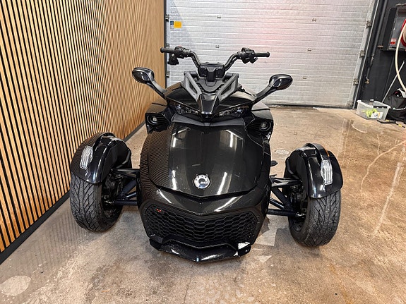 Can-Am SPYDER F3 4 of 6