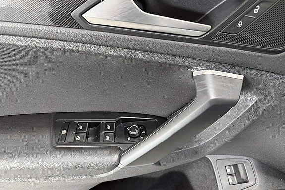 Volkswagen Tiguan 19 of 24