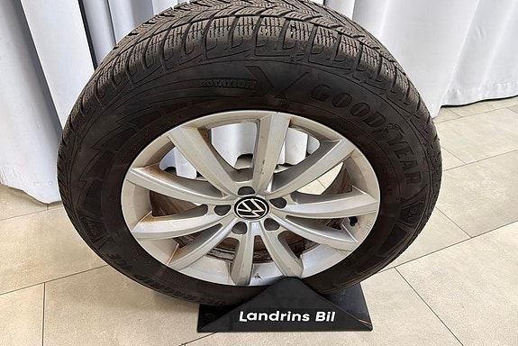 Volkswagen Tiguan 24 of 24