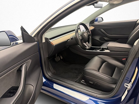 Tesla Model 3 14 of 30
