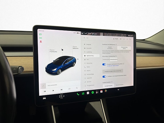 Tesla Model 3 22 of 30