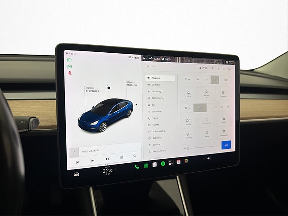 Tesla Model 3 23 of 30