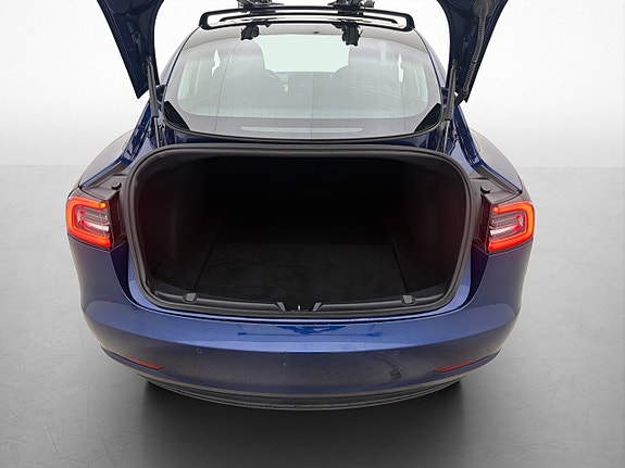 Tesla Model 3 11 of 30