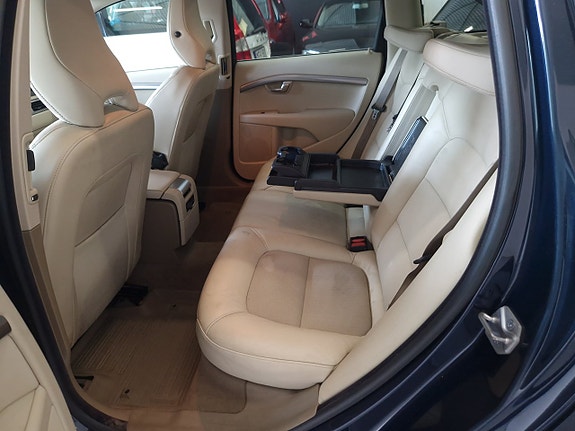 Volvo V70 9 of 17