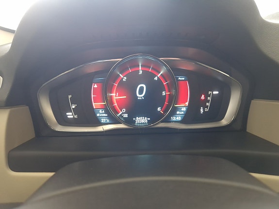 Volvo V70 11 of 17