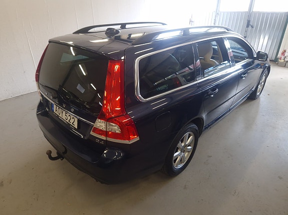 Volvo V70 4 of 17