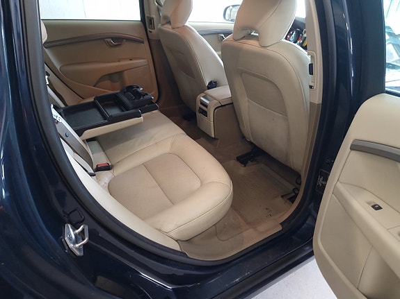 Volvo V70 10 of 17