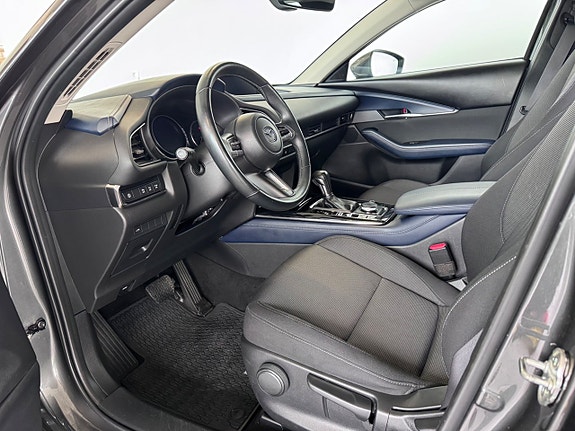 Mazda CX-30 8 of 18