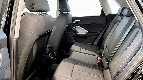Audi Q3 11 of 15
