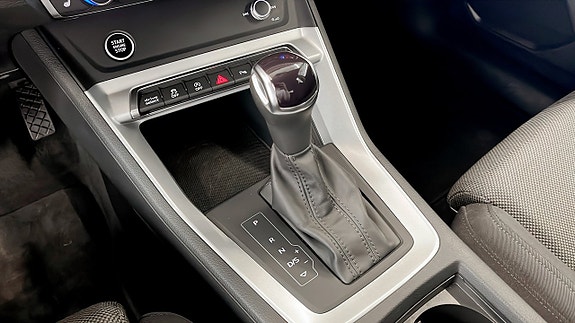 Audi Q3 14 of 15