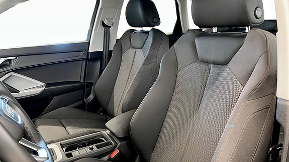 Audi Q3 8 of 15