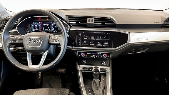 Audi Q3 10 of 15