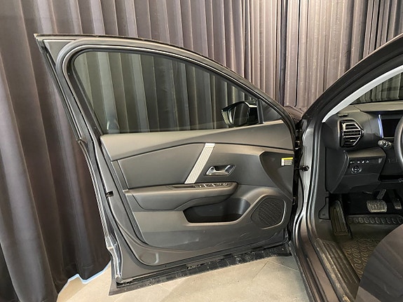 Citroen C4 X 21 of 30