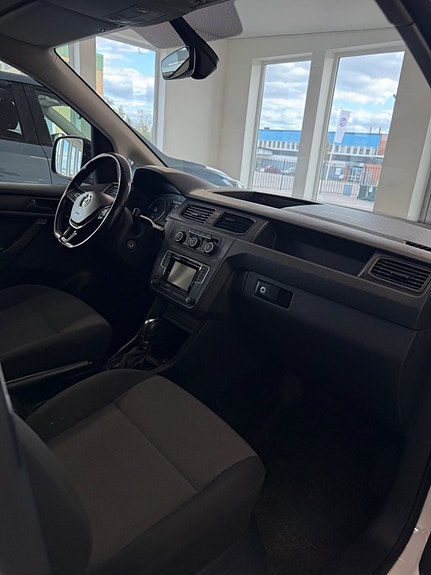 Volkswagen Caddy 13 of 23