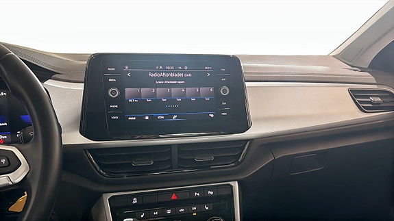 Volkswagen T-Roc 9 of 12