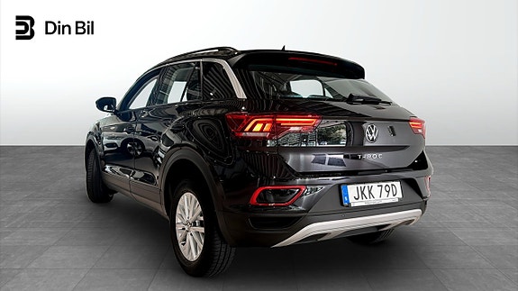 Volkswagen T-Roc 3 of 12