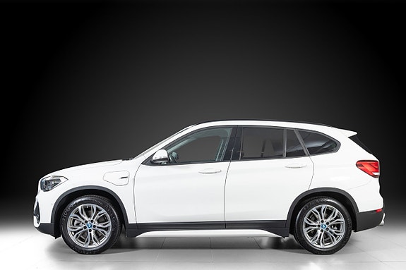 BMW X1 3 of 20