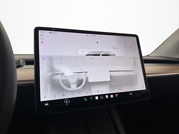 Tesla Model Y 21 of 30