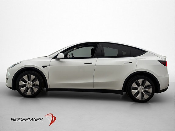 Tesla Model Y 5 of 30