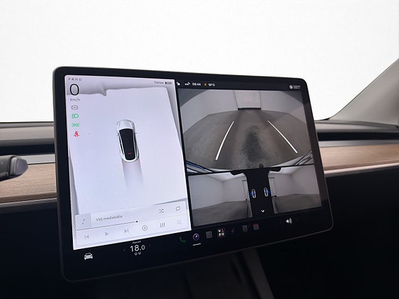 Tesla Model Y 15 of 30