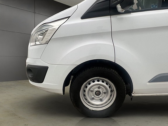 Ford Transit Custom 25 of 28