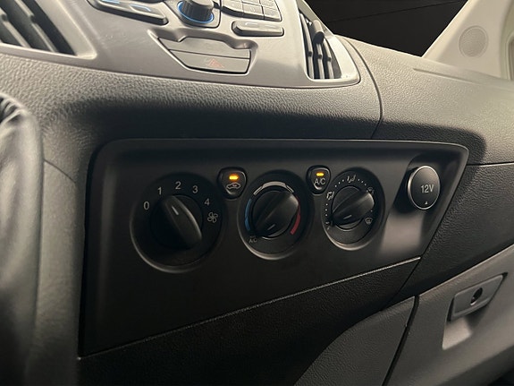 Ford Transit Custom 23 of 28