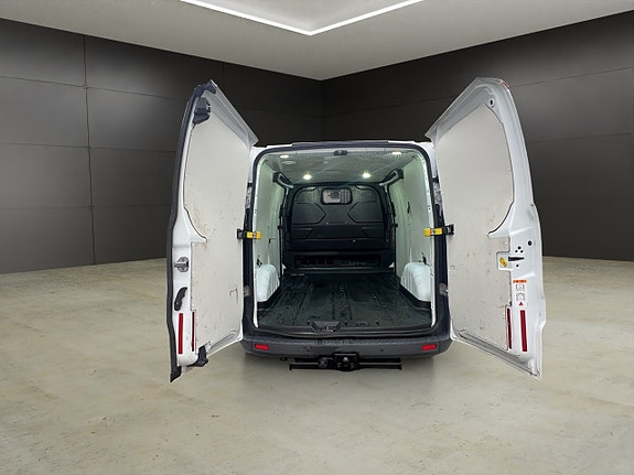 Ford Transit Custom 13 of 28