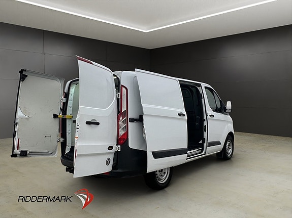 Ford Transit Custom 11 of 28