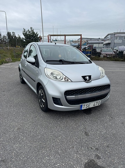 Peugeot 107 2 of 5