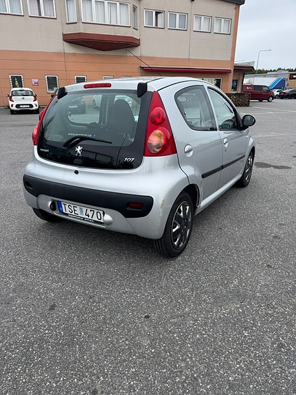 Peugeot 107 3 of 5