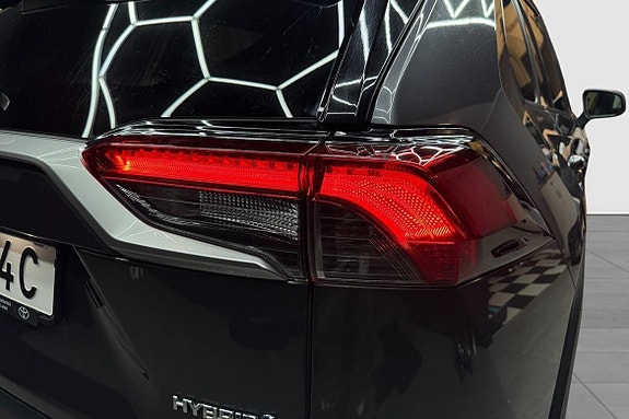 Toyota RAV4 10 of 19