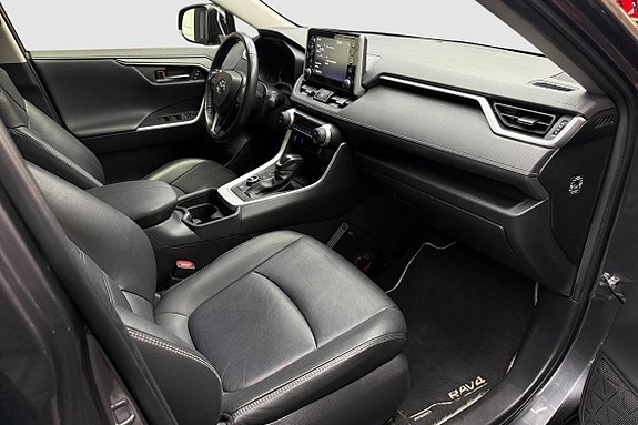 Toyota RAV4 12 of 19