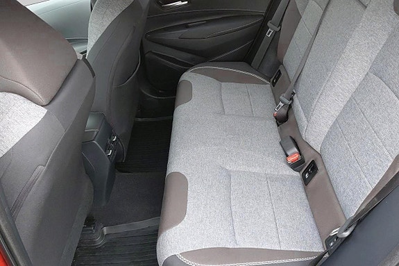 Toyota Corolla 8 of 11