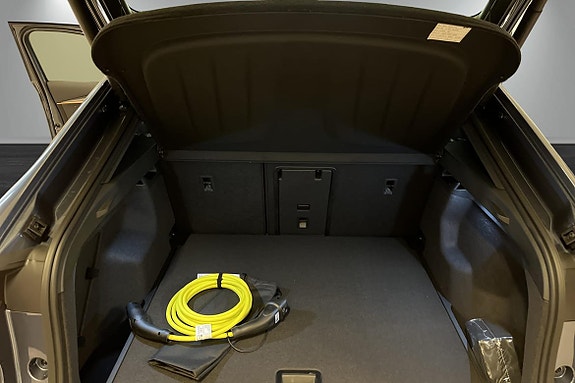 Cupra Tavascan 13 of 24