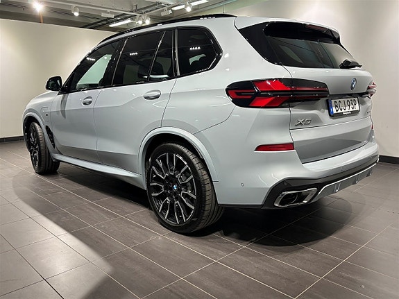 BMW X5 2 of 7