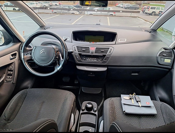 Citroen C4 Picasso 10 of 14