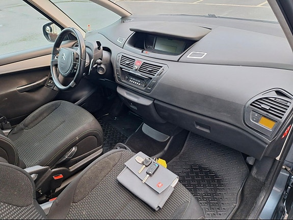 Citroen C4 Picasso 12 of 14