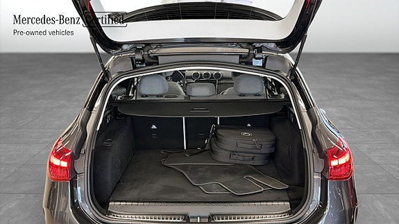 Mercedes-Benz C300 e 10 of 23