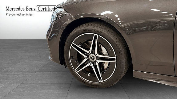 Mercedes-Benz C300 e 9 of 23