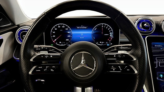 Mercedes-Benz C300 e 16 of 23