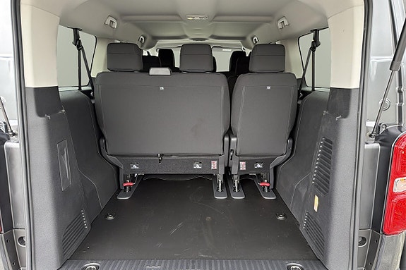 Peugeot Traveller 15 of 20
