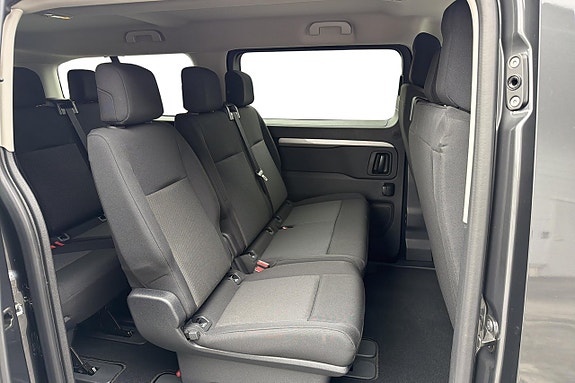 Peugeot Traveller 13 of 20