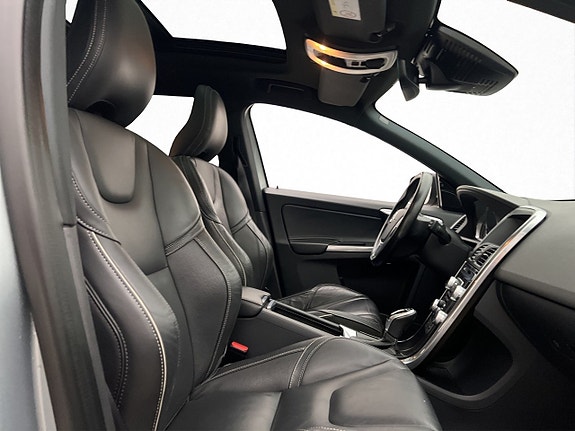 Volvo XC60 12 of 28